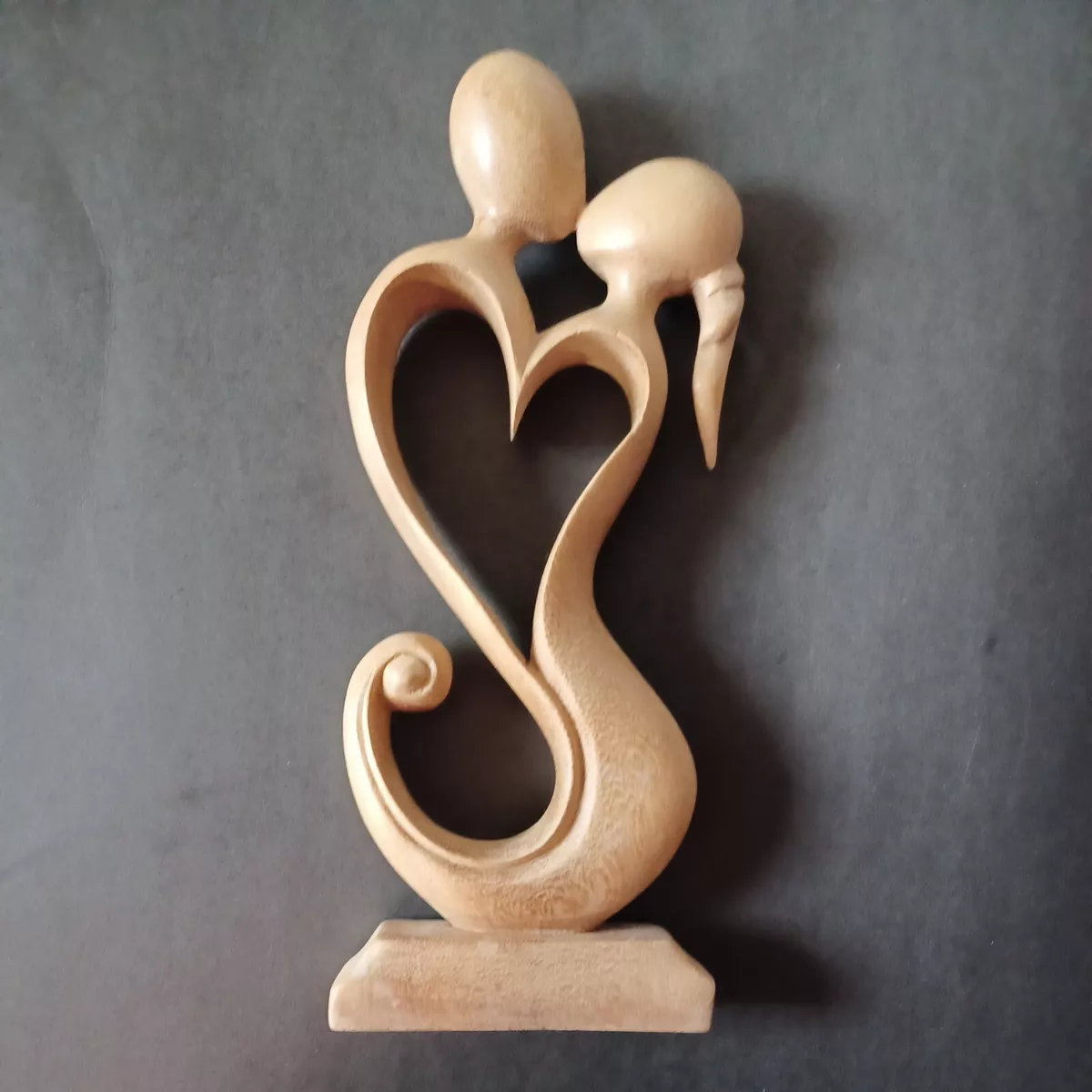 Indonesia WOOD SCULPTURE HAND CARVED COUPLE W/HEART Everlasting Kiss