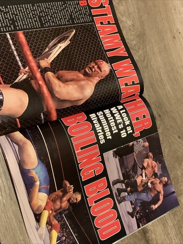 RARE VINTAGE WWE RAW MAGAZINE AUGUST 2005!! Poster + 3 FREE WWE TRADING CARDS!!! - Picture 17 of 24