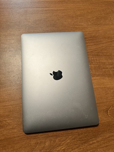 Apple MacBook Air 13.3" (256GB SSD, Apple M1, 8GB RAM) Laptop - Silver - Afbeelding 4 van 5