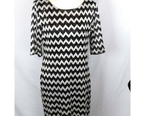 black and white zig zag dress