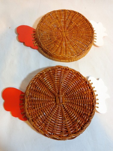 Chicken Wicker Basket Trays Set of 3 Wood Red White Shallow - Picture 7 of 7