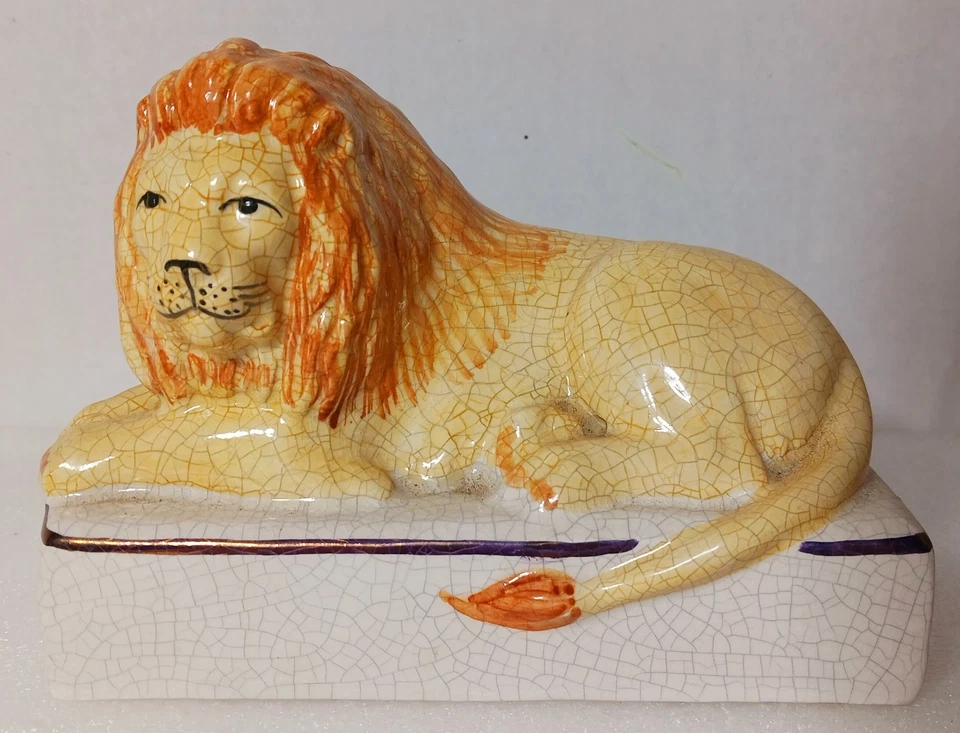 Staffordshire Ceramic LION Bookend Pair figurine Slip Cast vtg Gold Trim England - Image 2 of 4