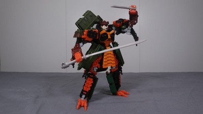 Bludgeon - Transformers Revenge of the Fallen Voyager class with alternate head