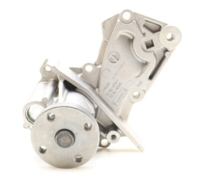 Ford Fiesta Water Pump In Lagos Island (Eko) - Vehicle Parts - Foto 10