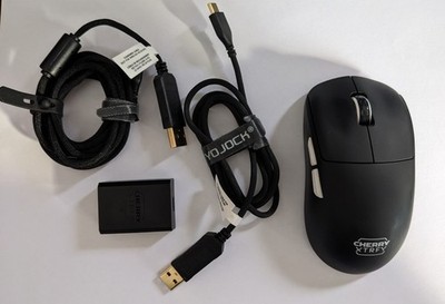 Gaming-Set CHERRY XTRFY M68 PRO 8k Wireless Maus + BenQ ZOWIE Camade Kabelhalter