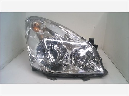 Phare droit occasion TOYOTA COROLLA VERSO II Phase 1 - 115 D-4D - Photo 1/4