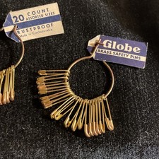 RARE VTG ANTIQUE GLOBE BRASS RUSTPROOF SAFETY PINS W/ ORIGINAL TAG 1940S NOS