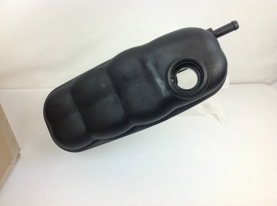 2007 - 2013 Chevrolet Silverado Avalanche Tahoe Suburban Radiator Surge Tank OEM - Image 3 of 4
