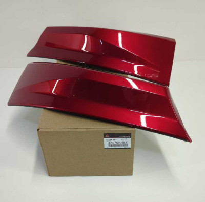 257　まゆみ New OEM Mitsubishi Front Bumper Ground Effects 2021-2024 Outlander