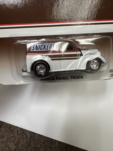 HOT WHEELS SNICKERS CANDY BAR ANGLIA PANEL TRUCK 1:64 2013 NEW - Picture 3 of 16