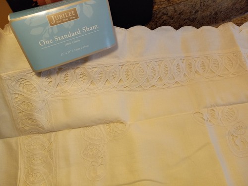 Walmart Cuscino "Jubilee" Crema Finta Victoria Battenburg 100% Cotone 21" x 27"
