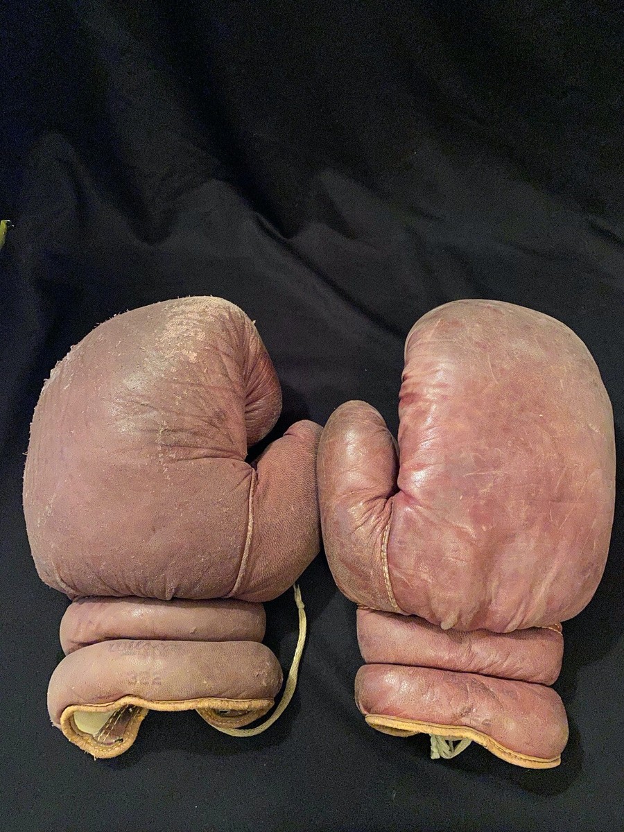 Vintage Wilson 322 Brown Leather Boxing Gloves Man Cave Sports Bar