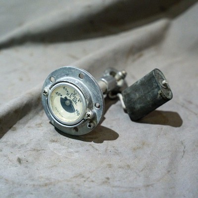 002-381002-11 (Use: 002-381002-3) Beechcraft 58 Fuel Quantity Gauge Assembly