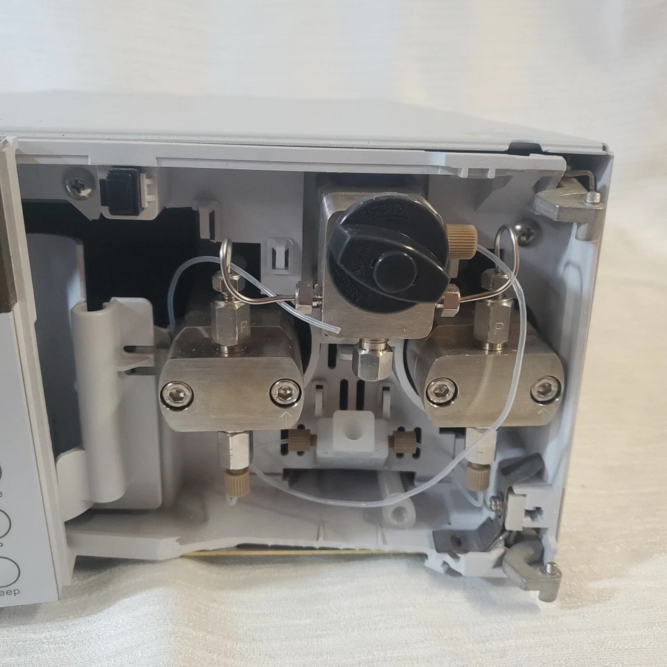 Cromatógrafo líquido Shimadzu LC-20AD Prominence sin piezas de trabajo solamente Foto 3 de 4