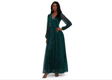 Betsy Adam Women's Long Sleeve V-Neck Solid Shimmer Gown NWT E09
