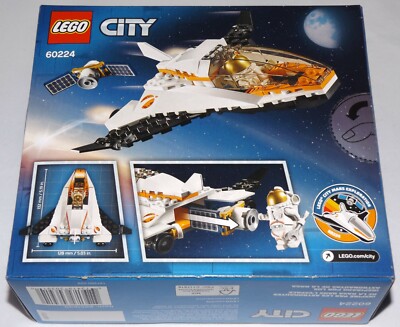 LEGO 60224 Satellite Service Mission City astronaut shuttle