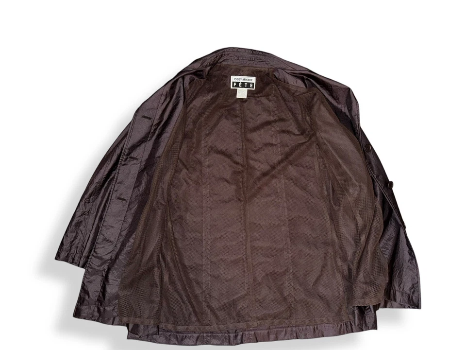 ISSEY MIYAKE FETE Ligero Paracaídas Trench Coat Chaqueta Ciruela Talla 3 Hecho en Japón Foto 3 de 4