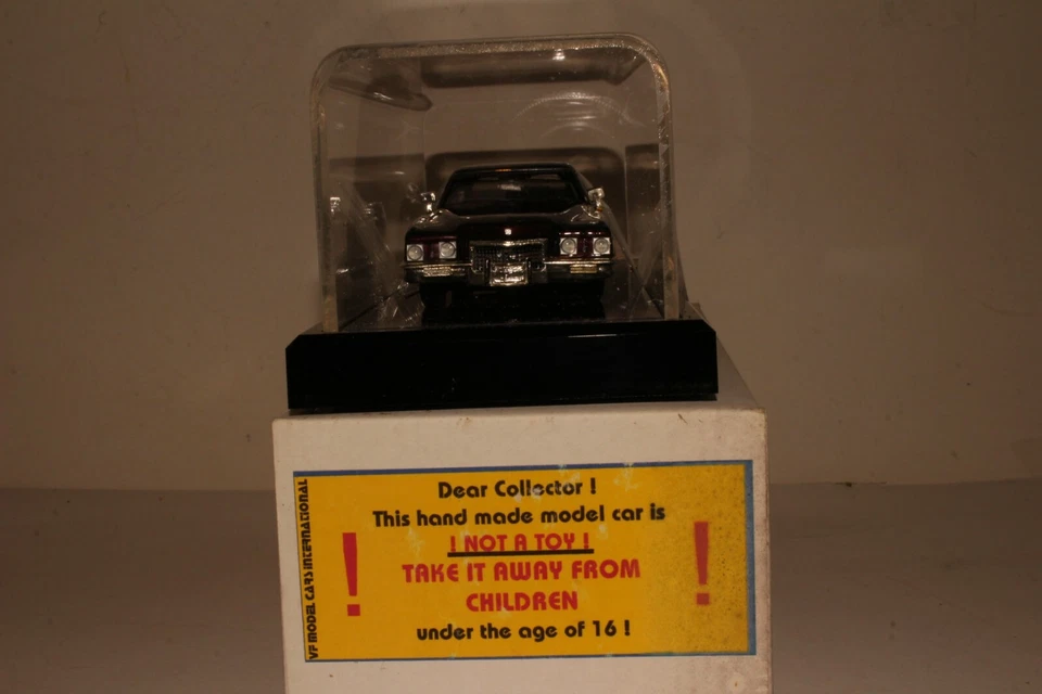 Cadillac Fleetwood Series 75 1971 sedán modelos VF, granate escala 1:43 en caja Foto 3 de 4