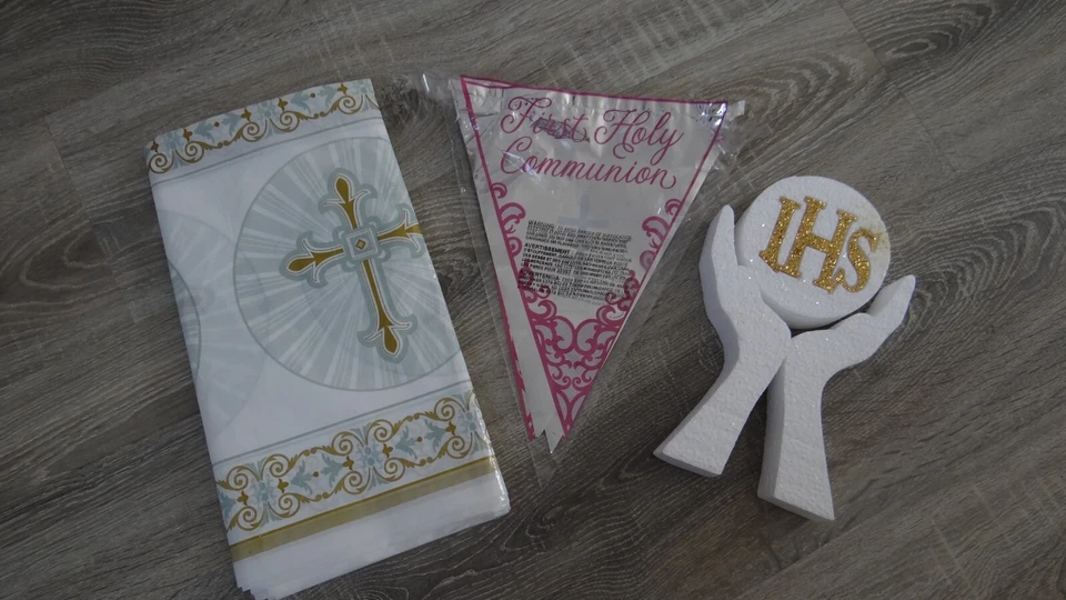 First Holy Communion bundle of table decorations table cover banner table stand - Image 2 of 4