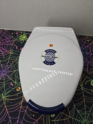 Proctor Silex Morning Baker Waffle Maker Non Stick 26500 White Blue MISSING FEET