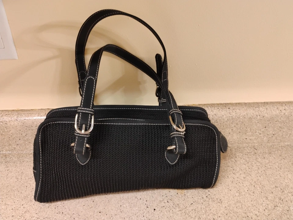 Bolso negro The Sak Baguette Foto 2 de 4