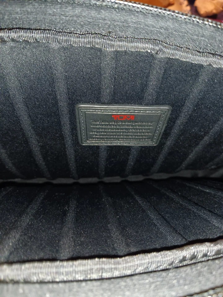 Funda Tablet TUMI para iPad u otra Tablet Foto 3 de 4