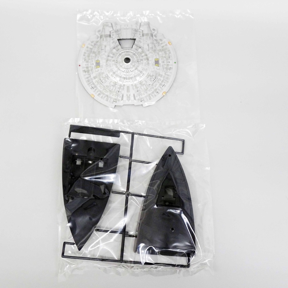 1/850 U.S.S. ENTERPRISE NX-01 Star Trek Plastic Model Kit BANDAI