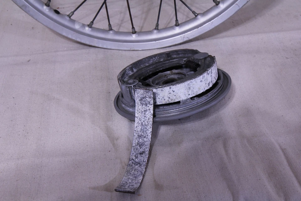 Honda XL250 XL350 MT250 1976 frenos de cubo de rueda delanteros de 21" Foto 3 de 4