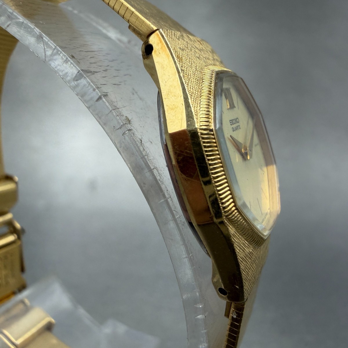 Vintage Seiko Gold-Tone Octagon Quartz Watch 1400-8019 w/Safety Chain Seiko Watch Women 18mm Champagne Dial Gold Tone 1400-8019  main image 3