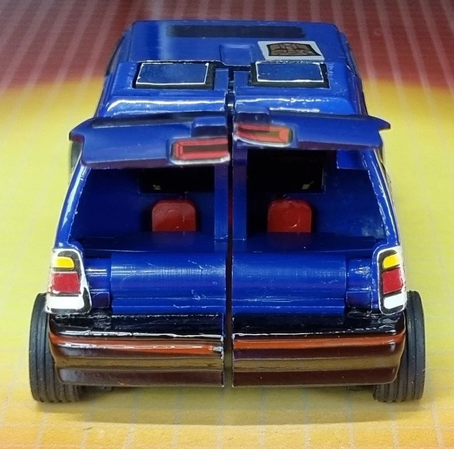 Vintage Hasbro Transformers G1 Autobot Car Skids Near Complete