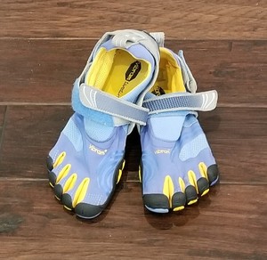 vibram running shoes womens