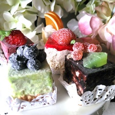 5 x Petit Fours Frucht Fake Kuchen T&ouml;rtchen Kuchenst&uuml;ck Lebensmittelattrappe