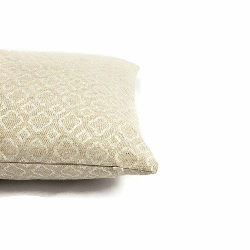 Lee Jofa Castille in Biscuit Lumbar Pillow Cover - 12" x 20" - Picture 3 of 4