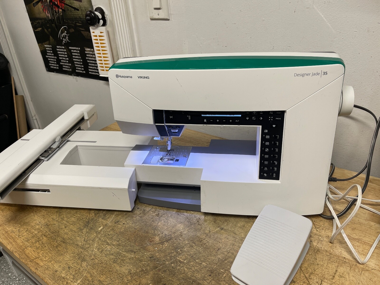 Husqvarna Viking Designer Jade 35 Sewing and Embroidery Machine eBay