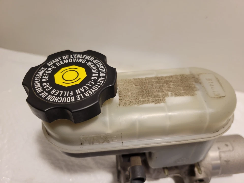 Saturn Vue 2005 cilindro maestro de freno depósito e interruptor Foto 4 de 4