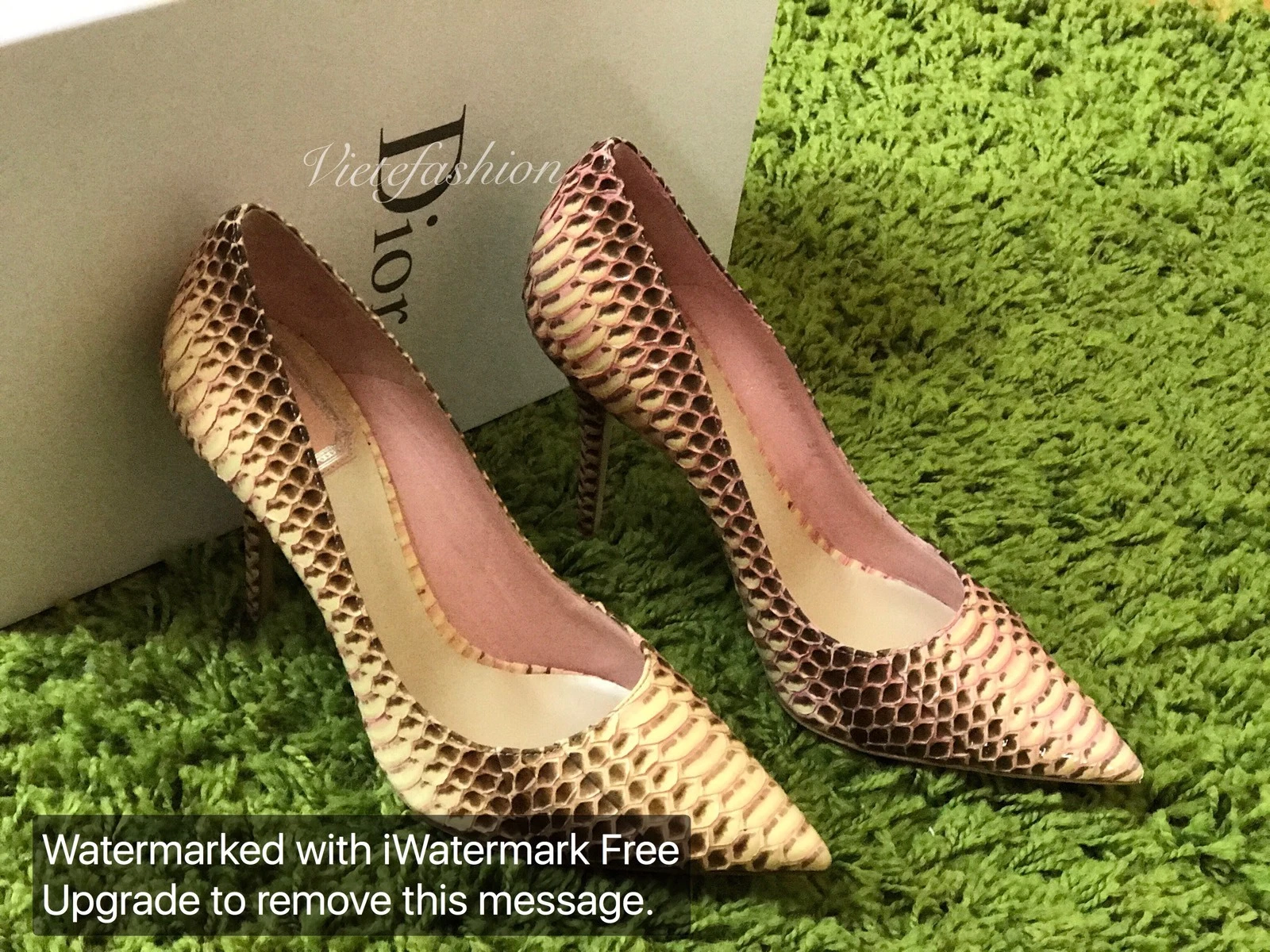 Pompe python Christian Dior neuve dans sa boîte taille 37