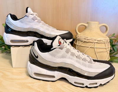 Nike Air Max 95 Men s Low Top Sneakers White/Black/Red Patent Leather DR2550-100