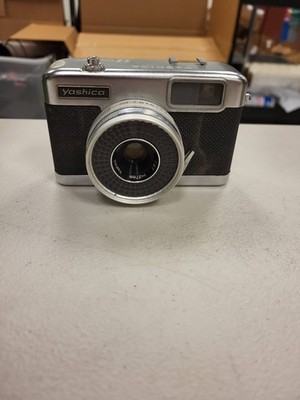 Yashica EZ-Matic Vintage Film Camera Japan 126 Cartridge Camera