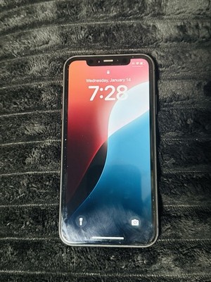 iPhone 11 64GB Unlocked, Black Battery 92% And Replaced (not Original Battery)