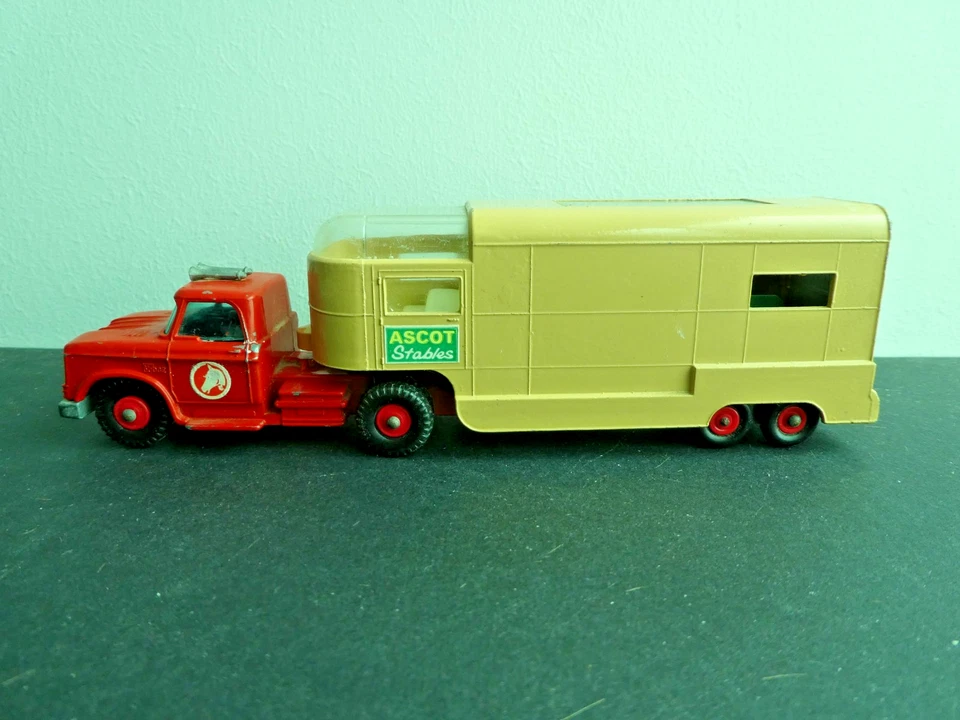 MATCHBOX KING-SIZE No. K18-a ~ DODGE KEW FARGO ARTICULATED HORSE TRANSPORTER - Image 2 of 4