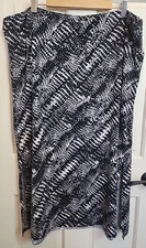 Pure Energy Black Animal Print Skirt Womens Size 4 47x33 Pull On Slits 67-35247