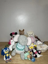 Lot Of ( 15 ) Plush Variety Of Brands Sizes & Colors Disney Sonic & Many More!