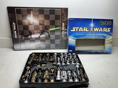 Star Wars Episode II: Attack Of The Clones Chess Set Parker Brothers 2003