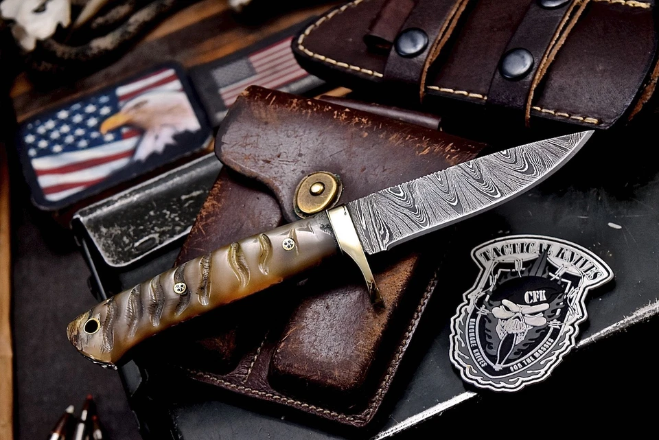 CFK Hecho a Mano Damasco Personalizado GENUINO CUERNO DE OVEJA Pequeño Cuchillo Desollador de Caza Foto 3 de 4