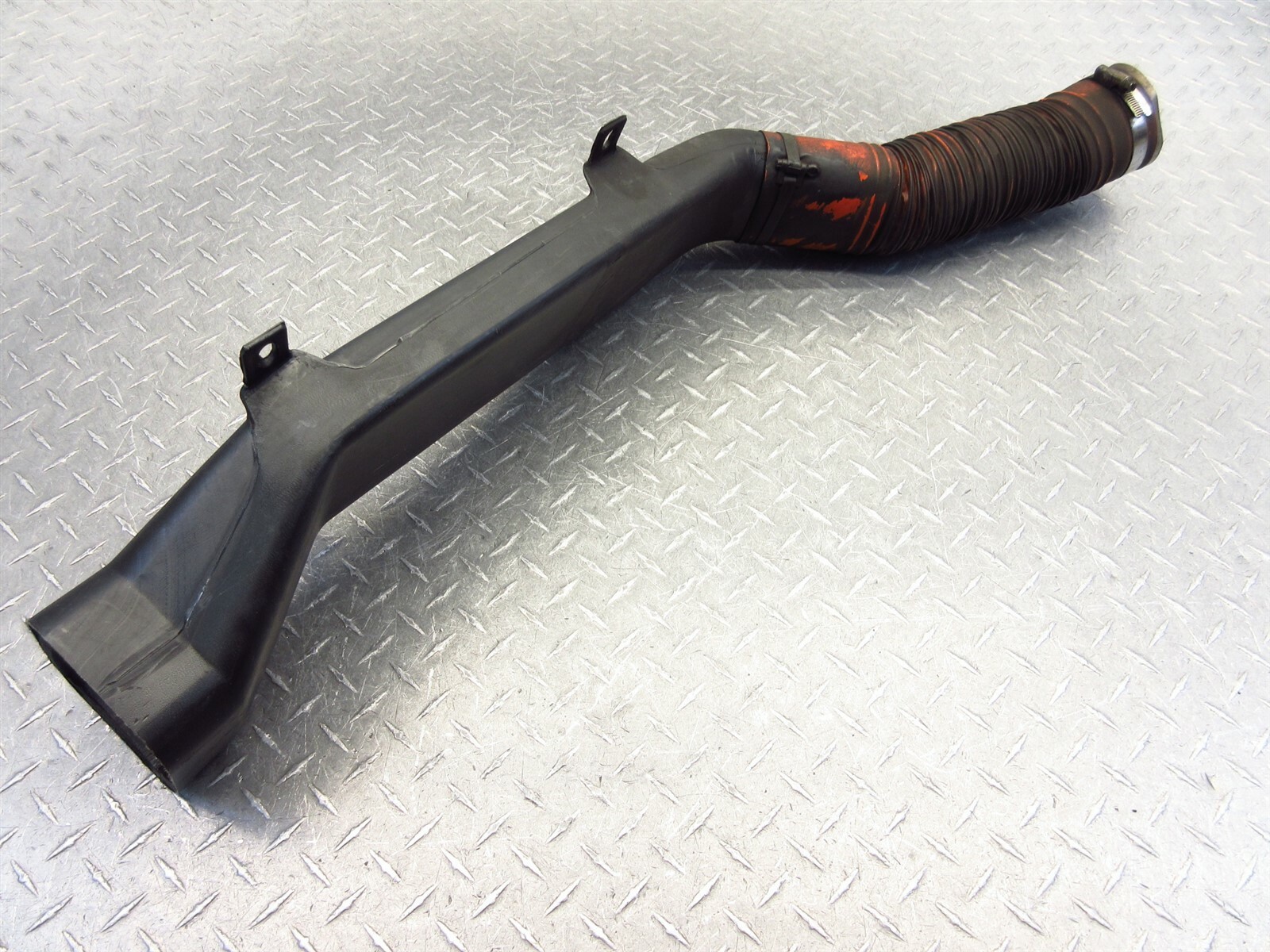 1995 Ferrari 355 F355 Spider Motronic 2.7 Passngr Right Brake Cooling Pipe Duct