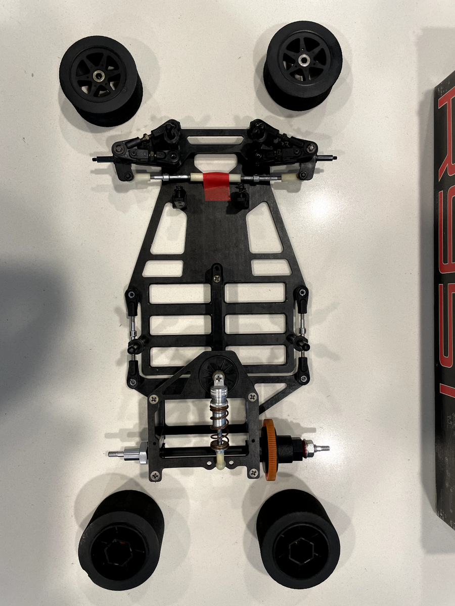 京商 Impress インプレス ジャンク扱い・激レア京商 1⁄10 F1シャーシ