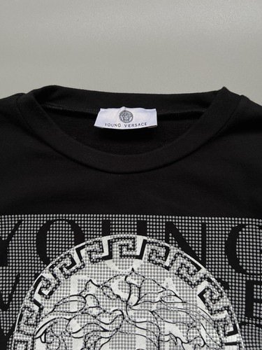 VERSACE Young Children's Black Sweatshirt with Large Logo Print Size 5 years - Picture 3 of 7