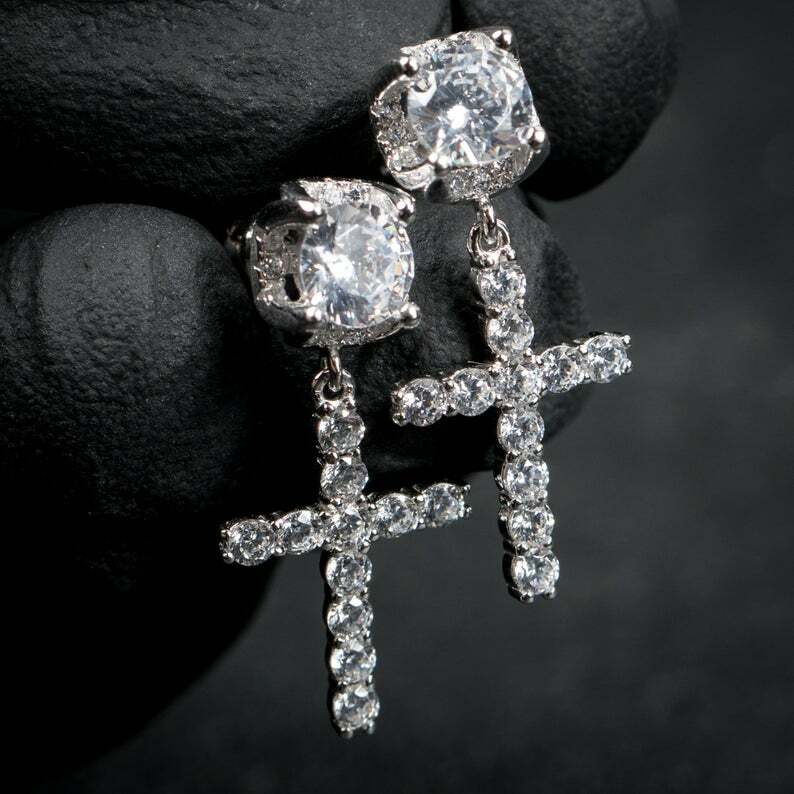 Orecchini a croce piccoli in argento Sterling. Orecchini a perno a