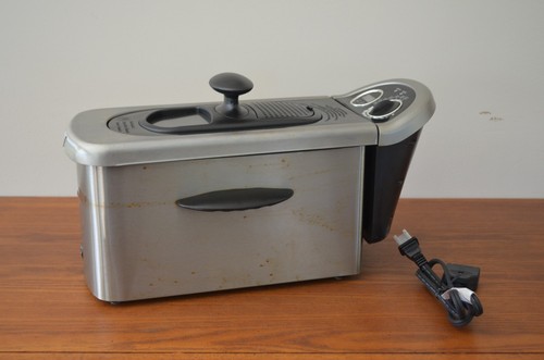 GE Deep Fryer Model 169219, 3.0 Liter with Digital Timer, 1500W - Picture 3 of 7