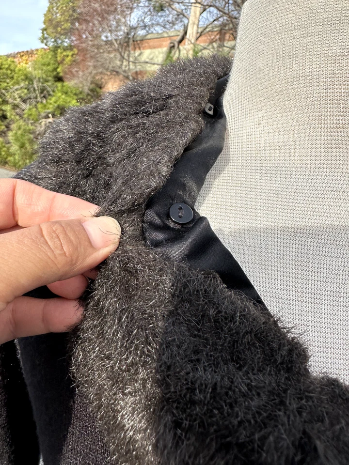 Suéter Style Co Pequeño Negro Cárdigan Cuello de Piel Abotonado Adulto Mujer  Foto 4 de 4